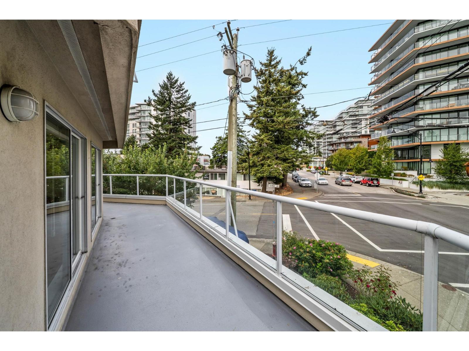 209 1378 GEORGE STREET, White Rock