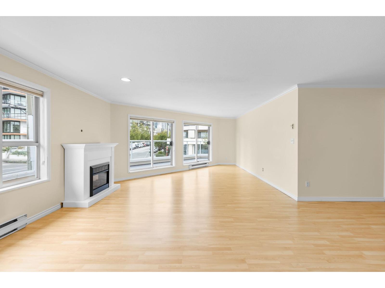 209 1378 GEORGE STREET, White Rock