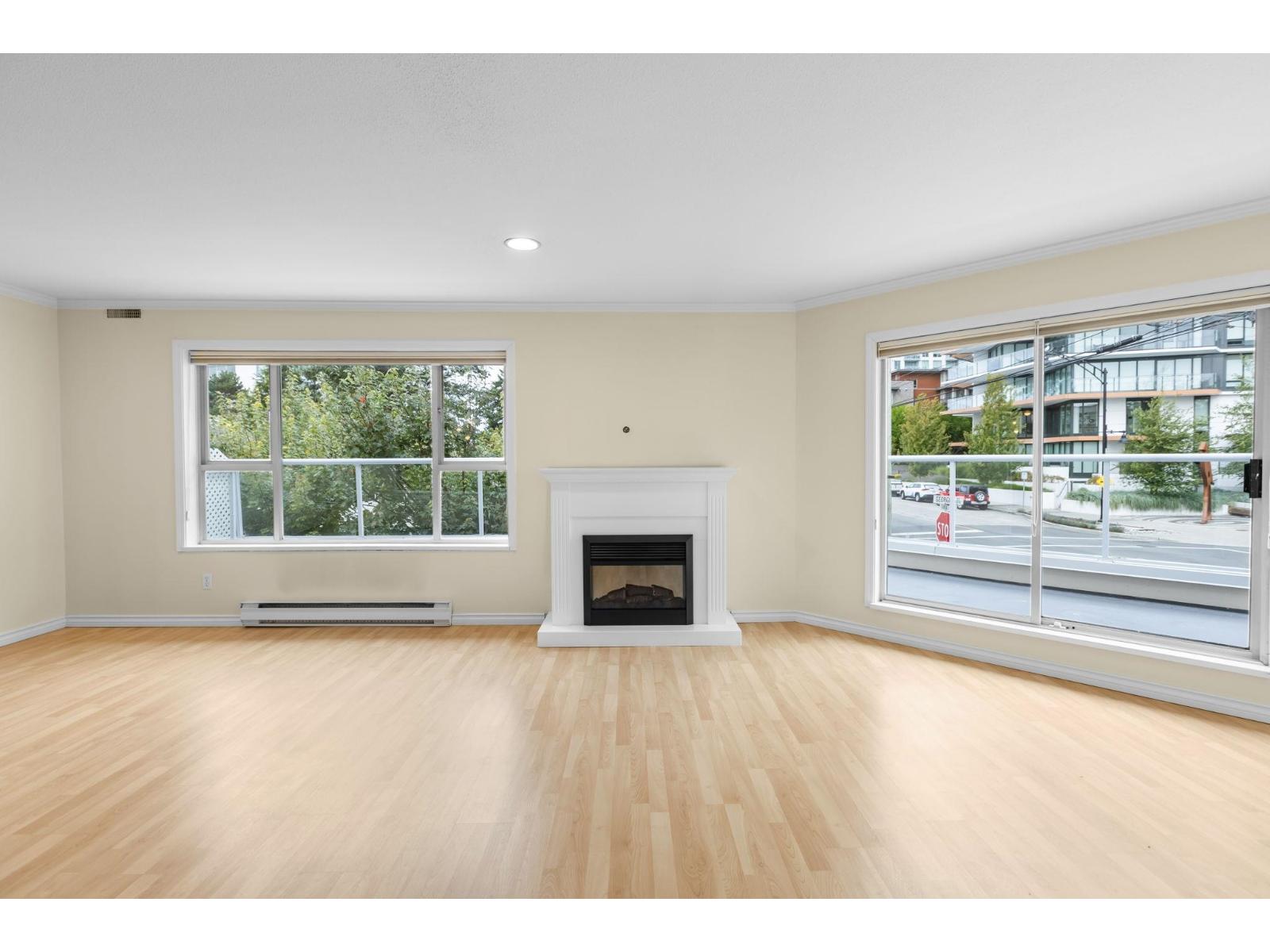 209 1378 GEORGE STREET, White Rock