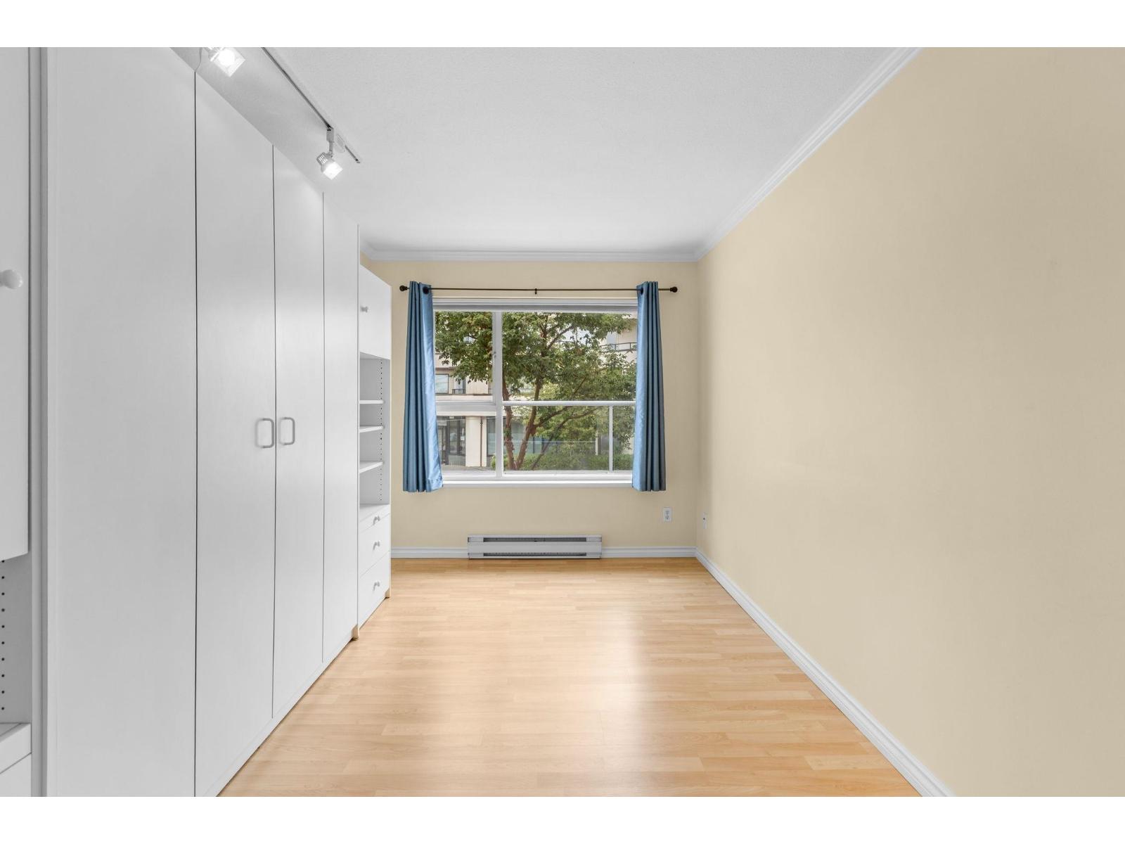 209 1378 GEORGE STREET, White Rock