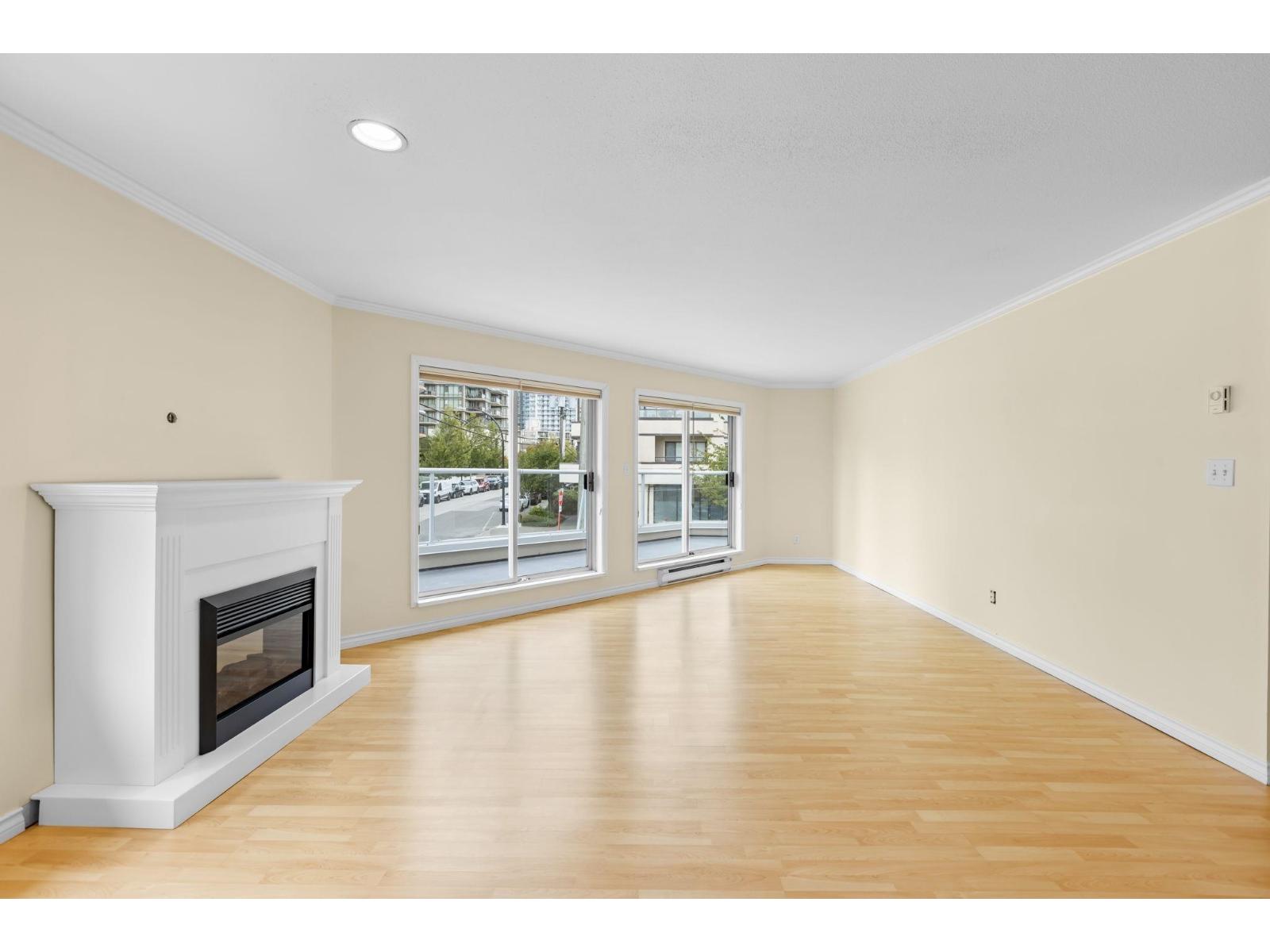 209 1378 GEORGE STREET, White Rock