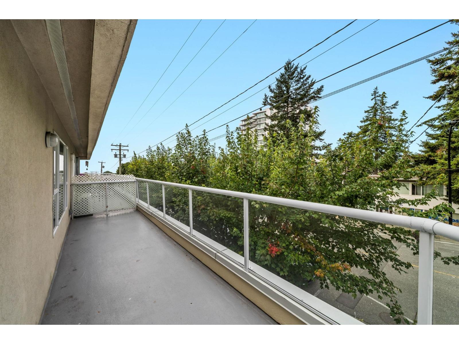 209 1378 GEORGE STREET, White Rock