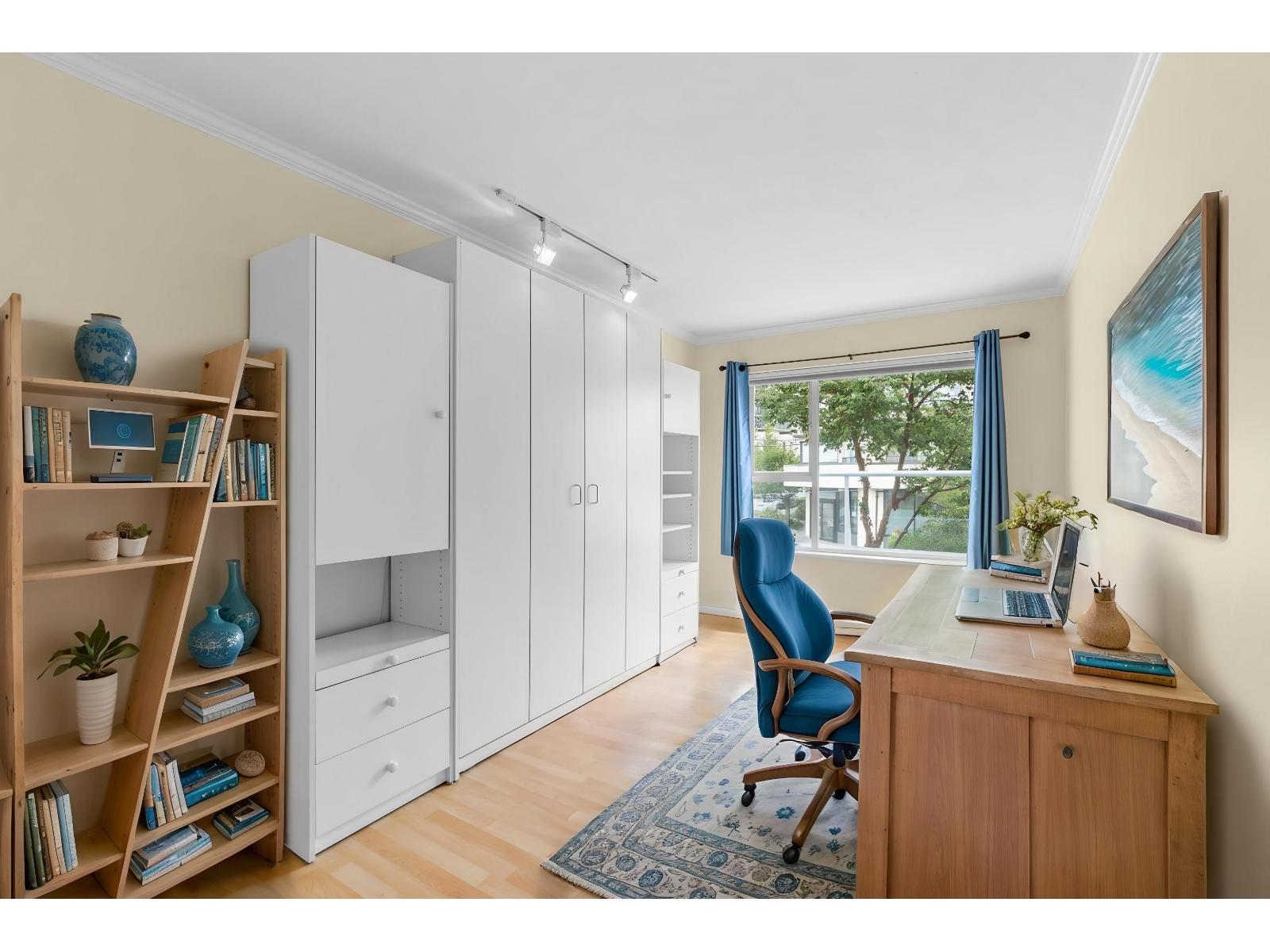 209 1378 GEORGE STREET, White Rock