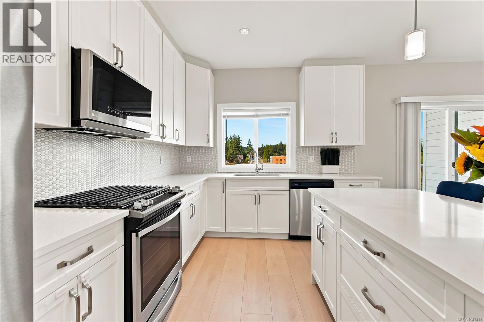 2044 Mountain Vista Dr, Nanaimo