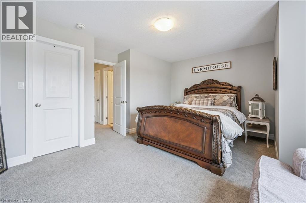 33 ROTH Street - Image 24