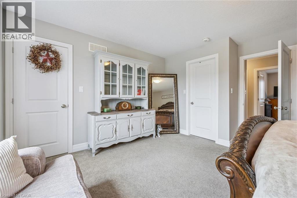 33 ROTH Street - 25
