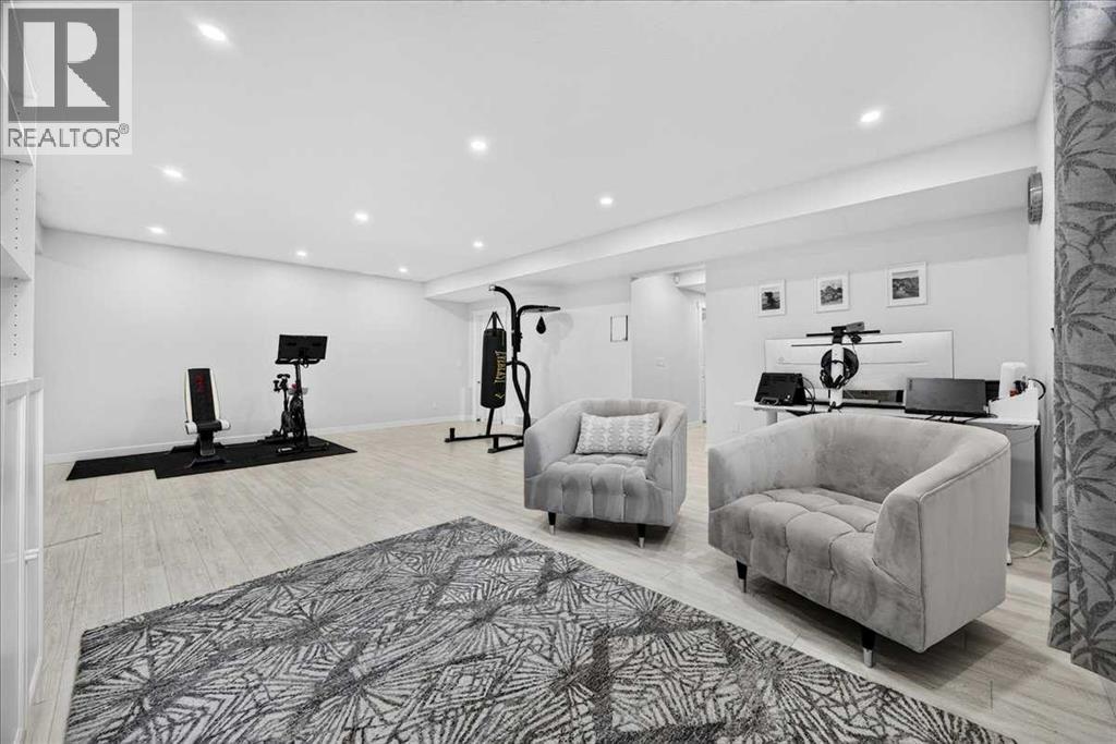 546 Sherwood Boulevard NW - 39