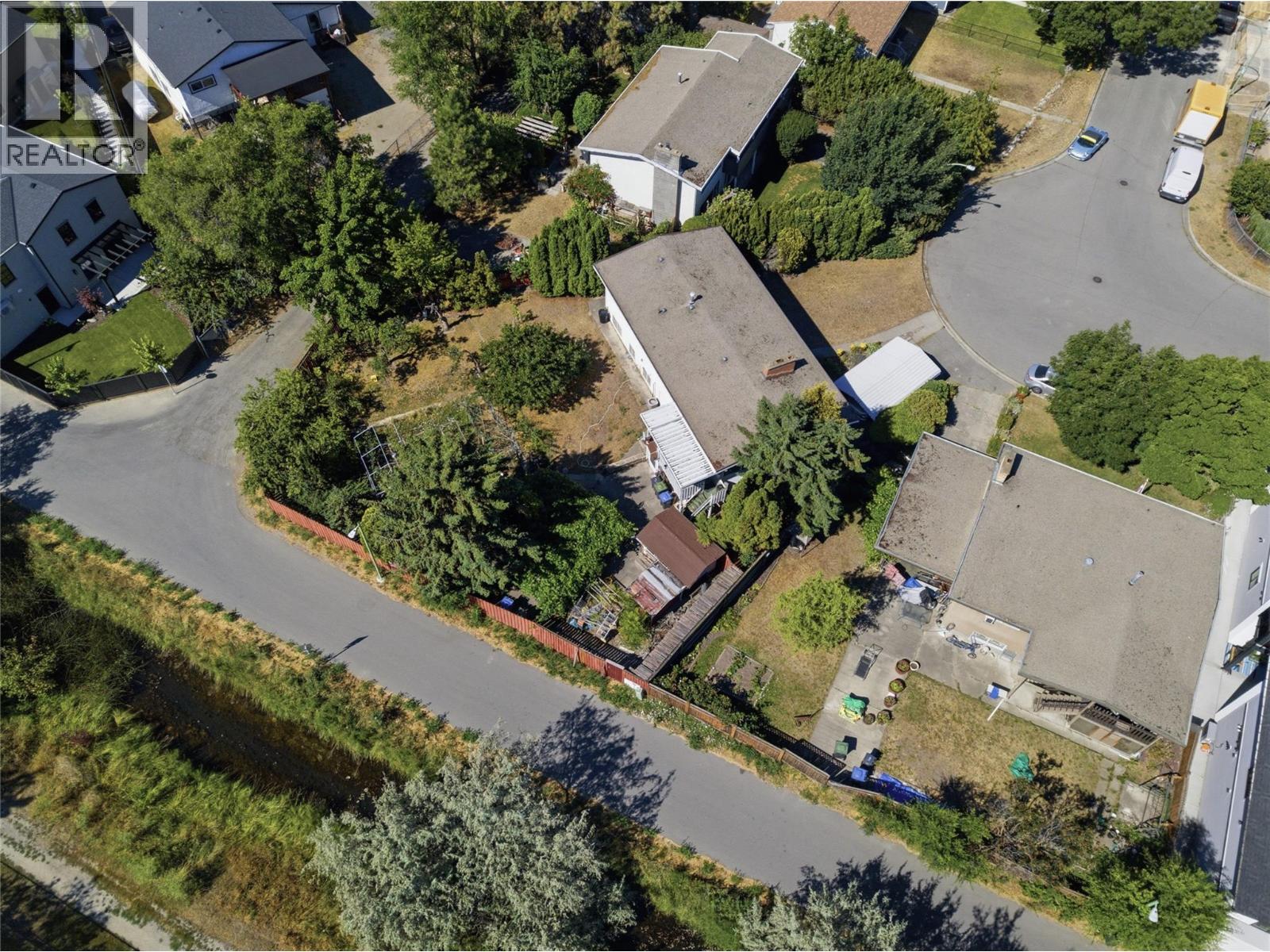  766 Coopland Crescent, Kelowna