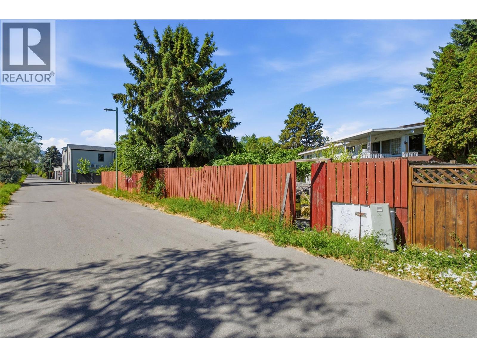  766 Coopland Crescent, Kelowna