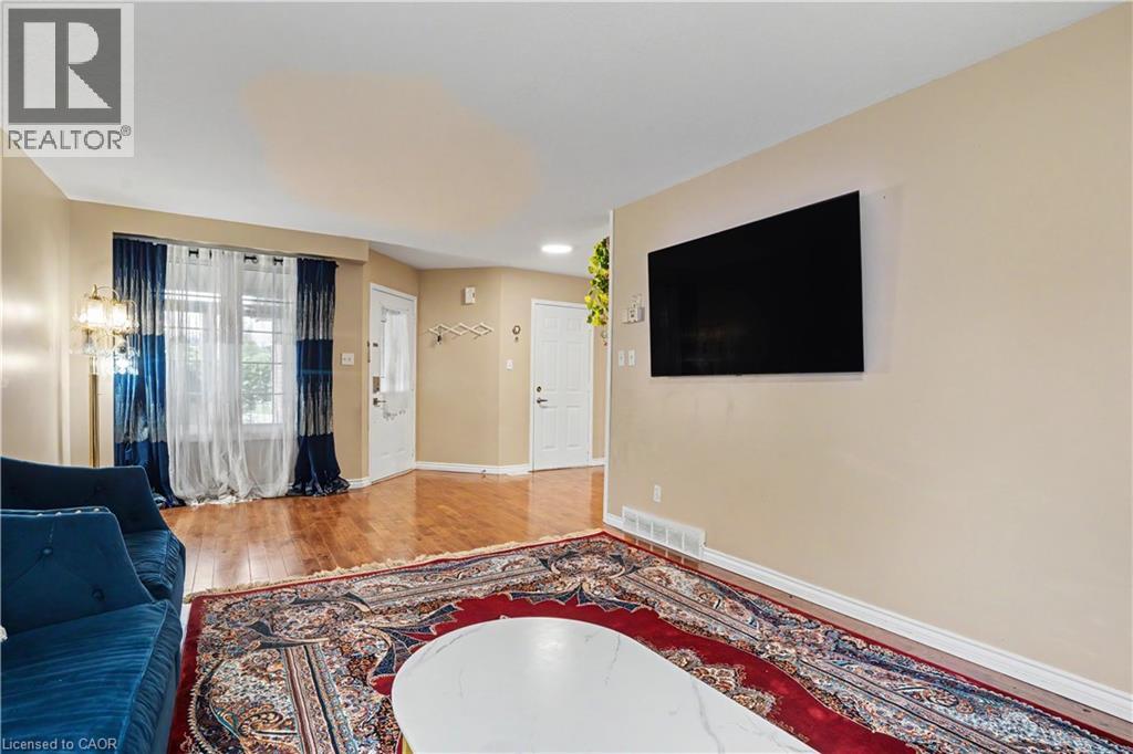 332 BREMBEL Crescent - Image 10