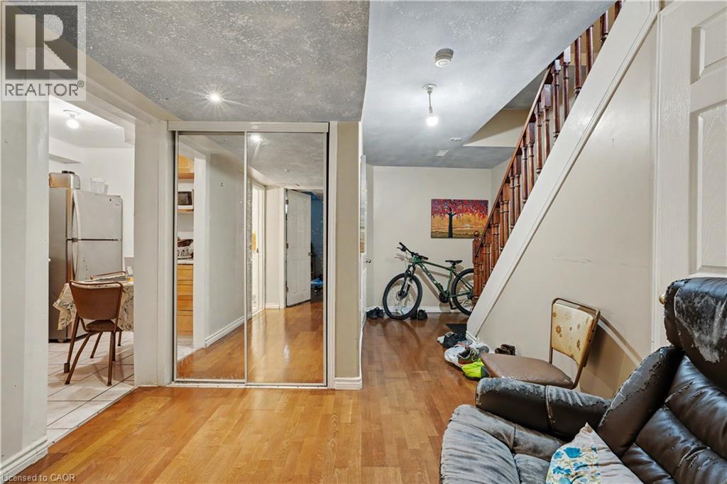 332 BREMBEL Crescent - Image 27