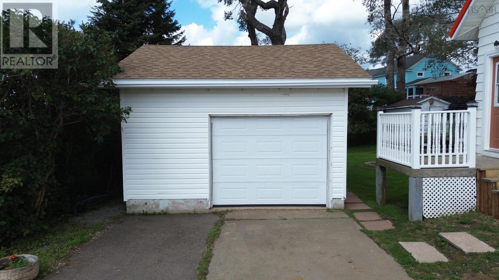 1 Philpott Street - 13