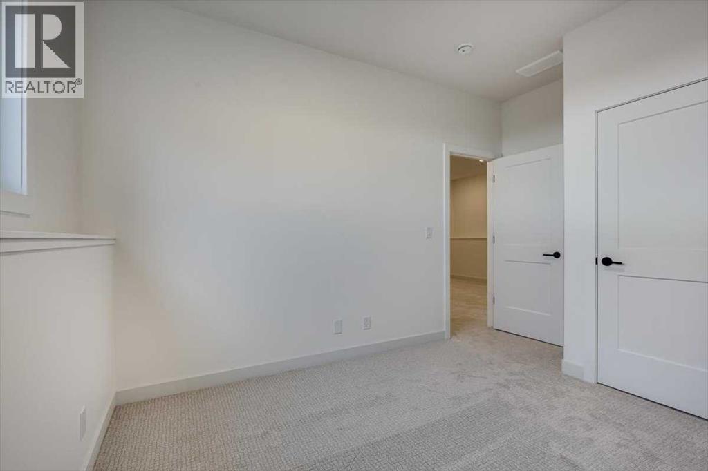 bedroom 3 closet view