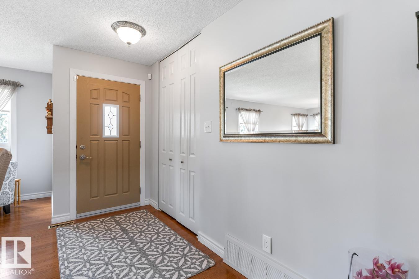 10502 158 ST NW - 2