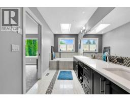 425 21 Avenue NW - photo 24