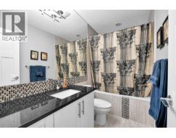 425 21 Avenue NW - photo 31