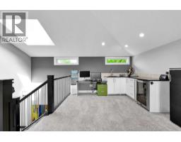 425 21 Avenue NW - photo 38