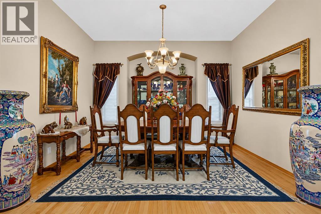 44 Strathlea Close SW, Strathcona Park, Calgary photo 4