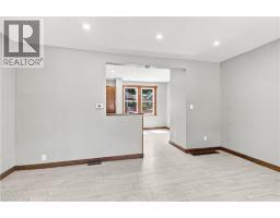Living room - 570 Cannon Street E, Hamilton, ON L8L2G4 Photo 13