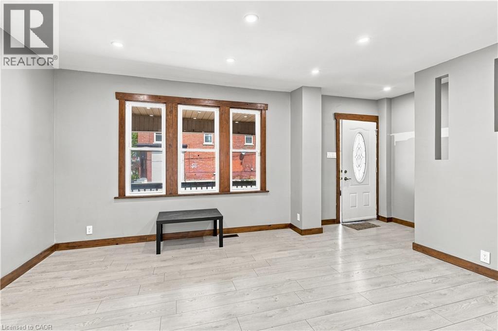 570 CANNON Street E - Image 12