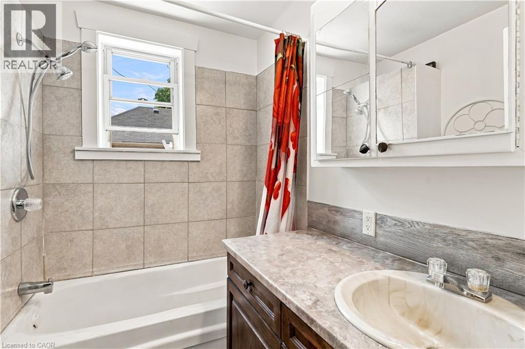 570 CANNON Street E - Image 22