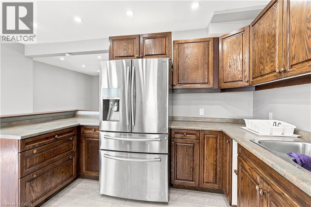 570 CANNON Street E - Image 18