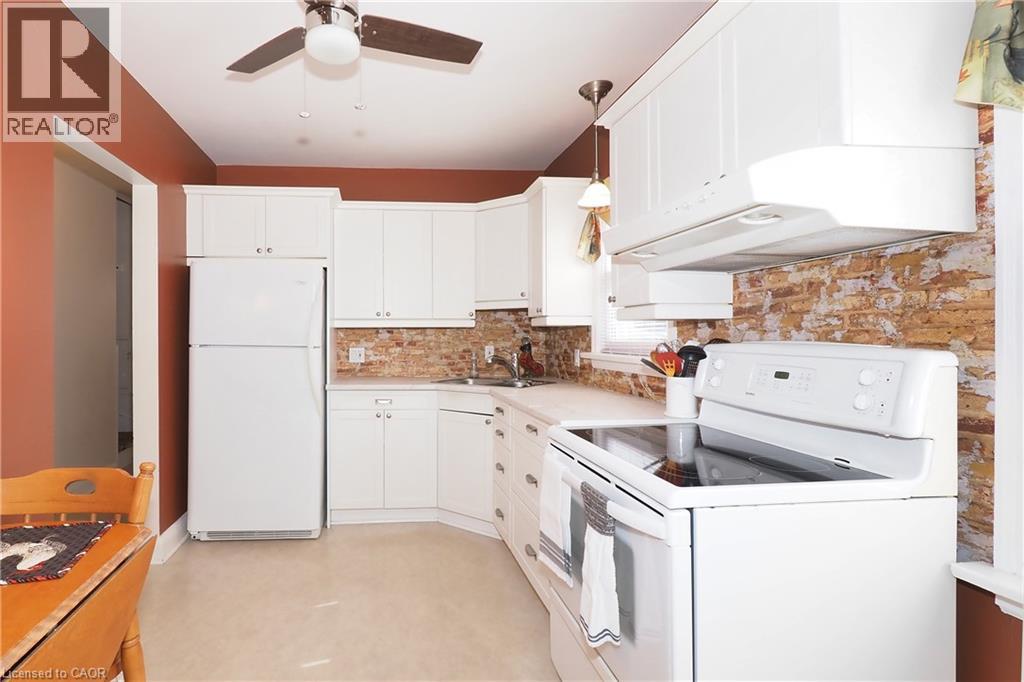 60 BELMONT Avenue W - Image 9