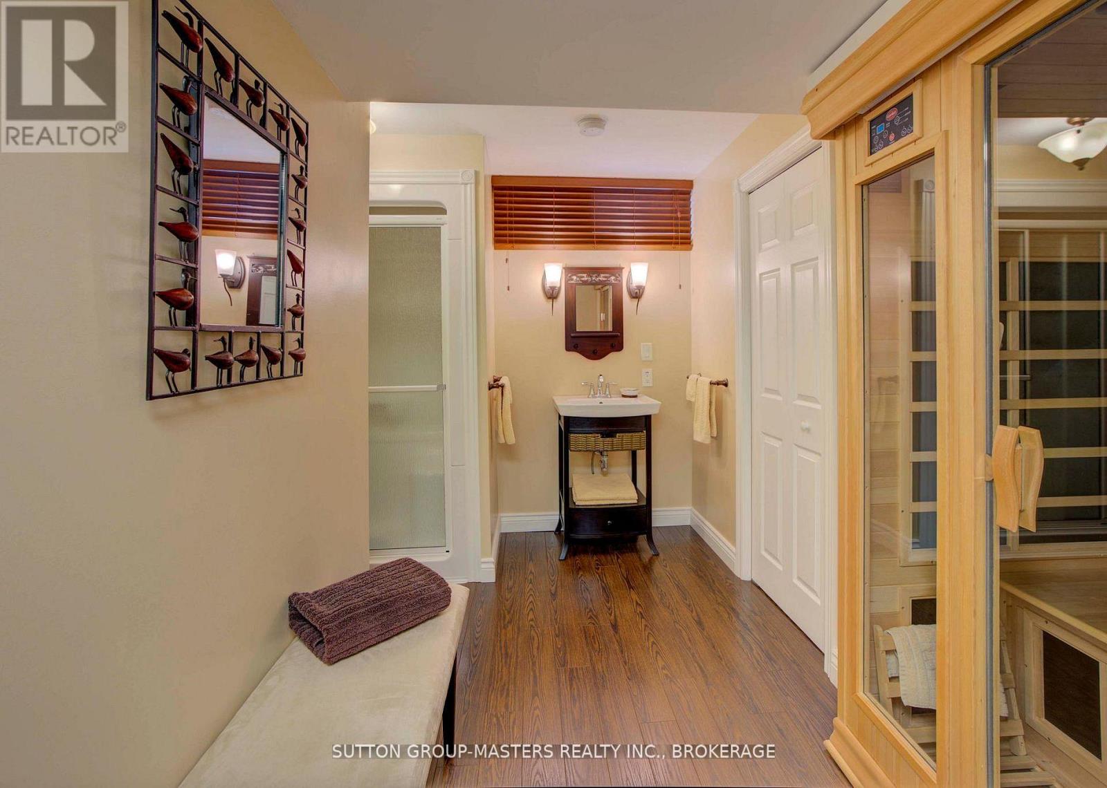 24 GLENORA DRIVE - 39