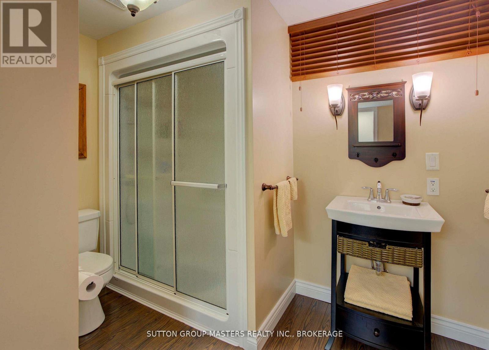 24 GLENORA DRIVE - 41