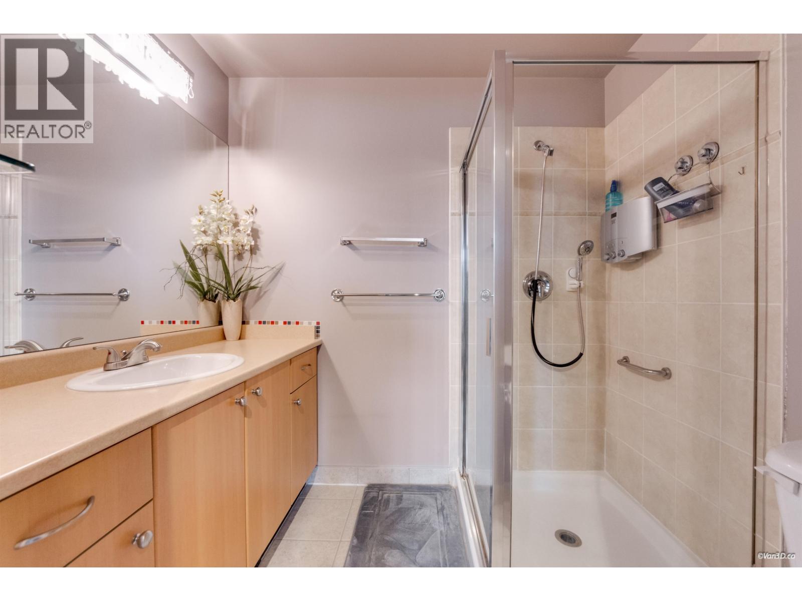 19 1010 EWEN AVENUE, New Westminster