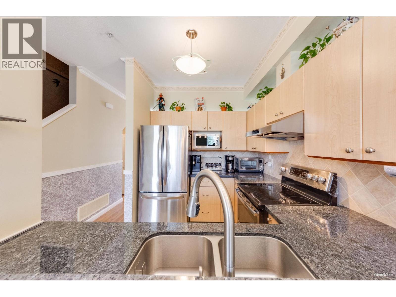 19 1010 EWEN AVENUE, New Westminster