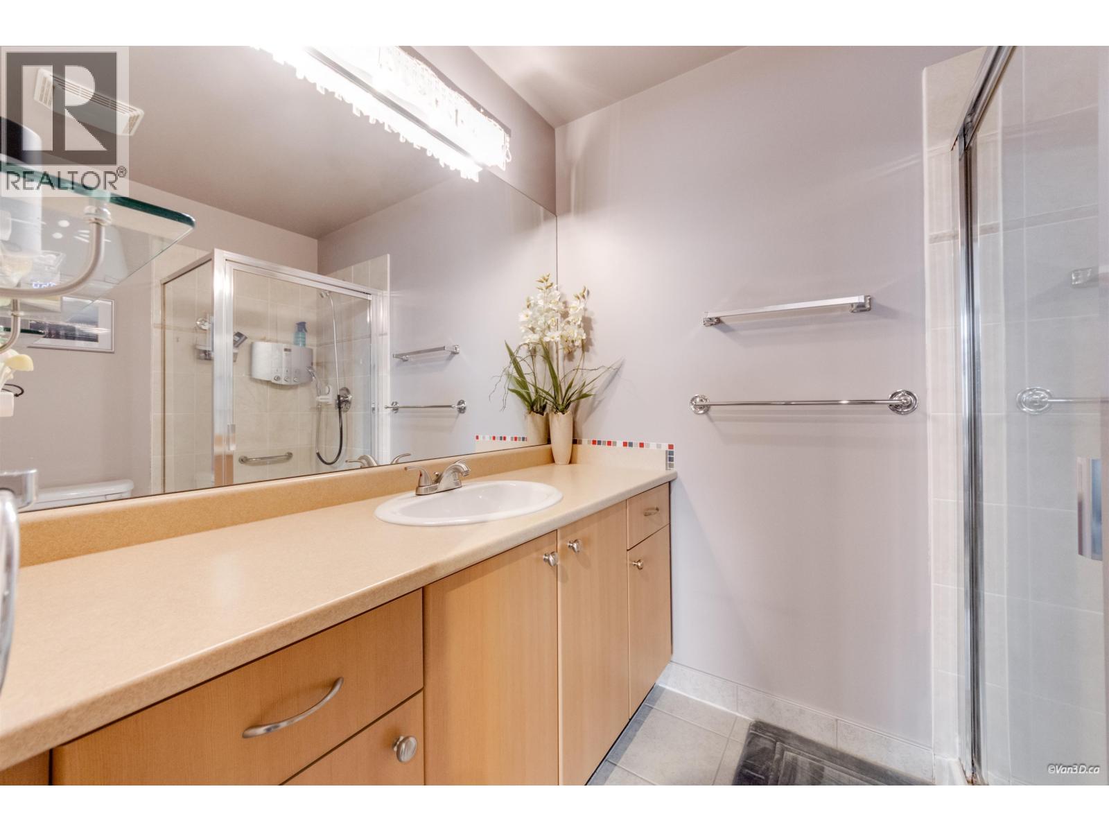 19 1010 EWEN AVENUE, New Westminster