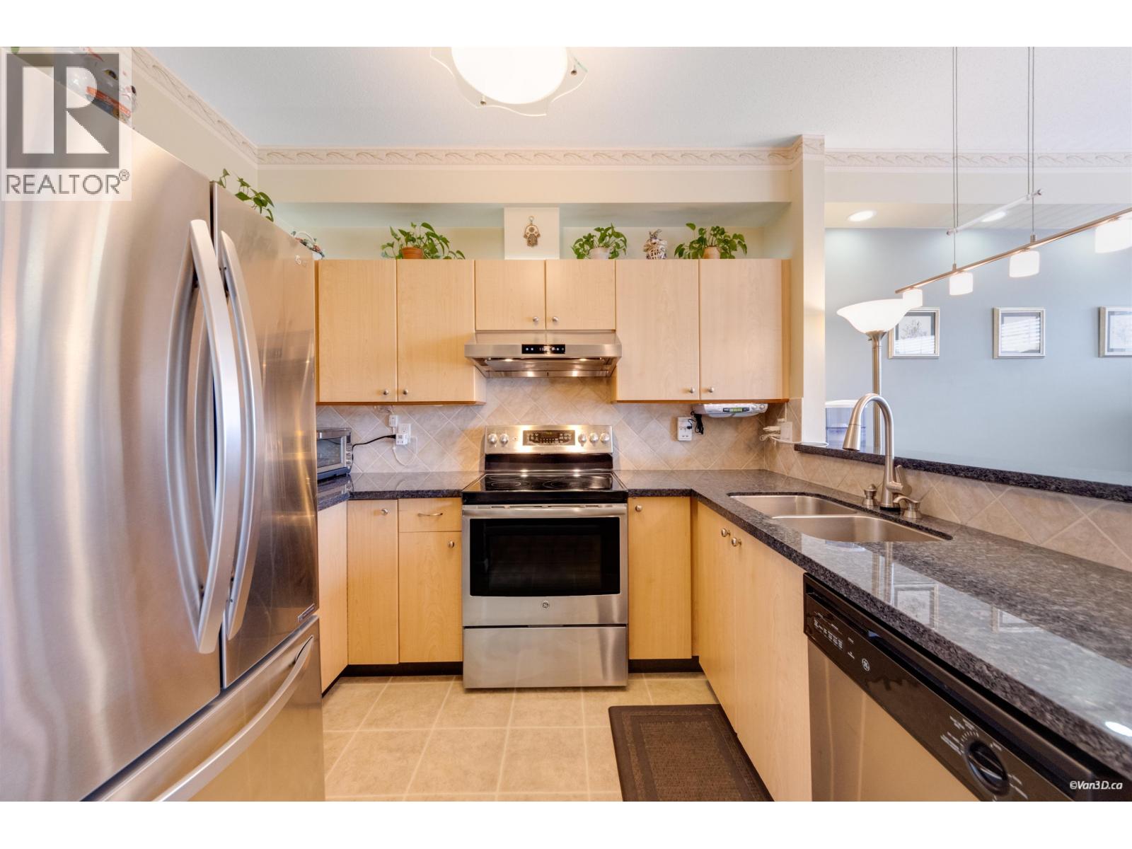 19 1010 EWEN AVENUE, New Westminster