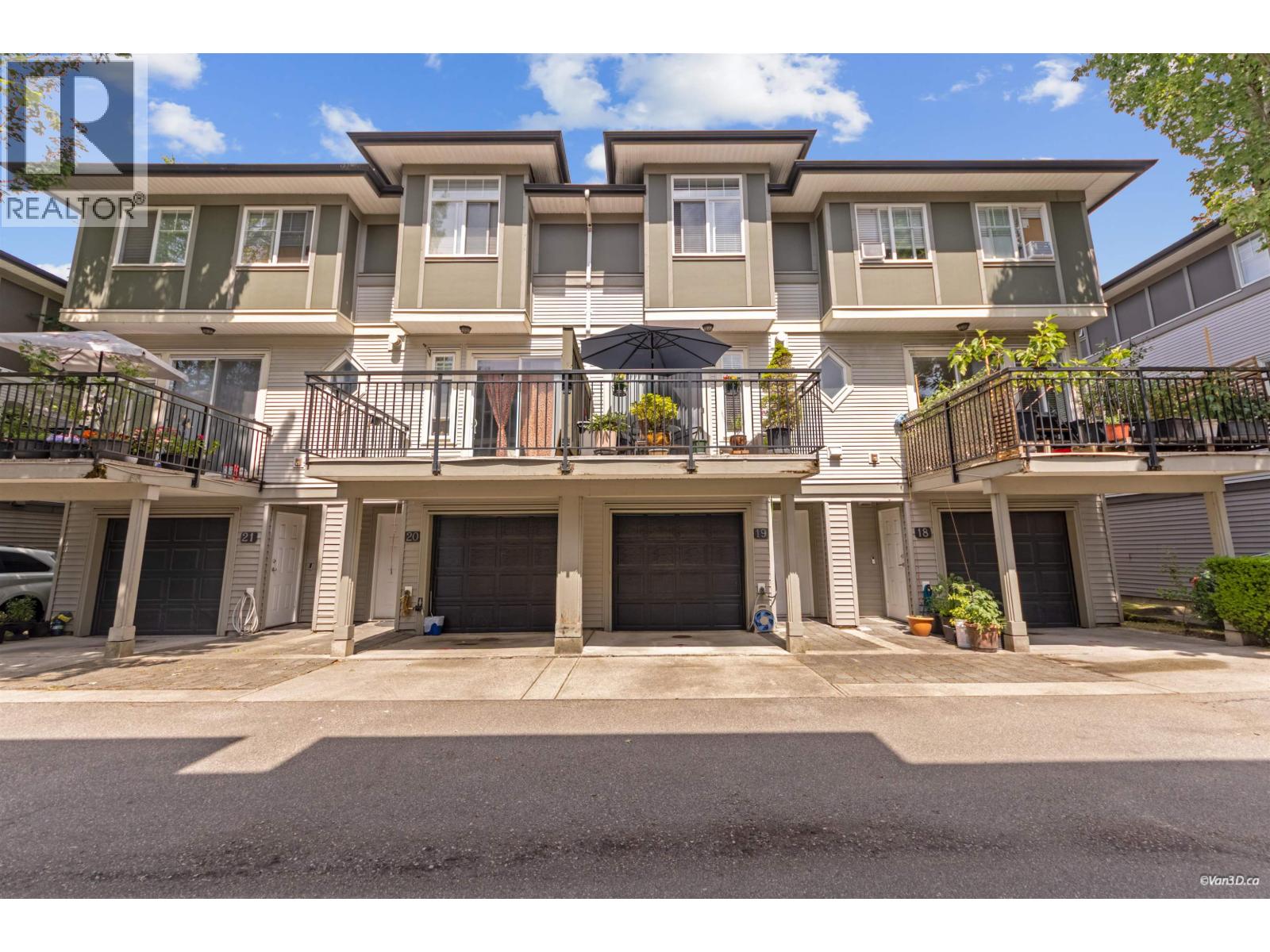 19 1010 EWEN AVENUE, New Westminster