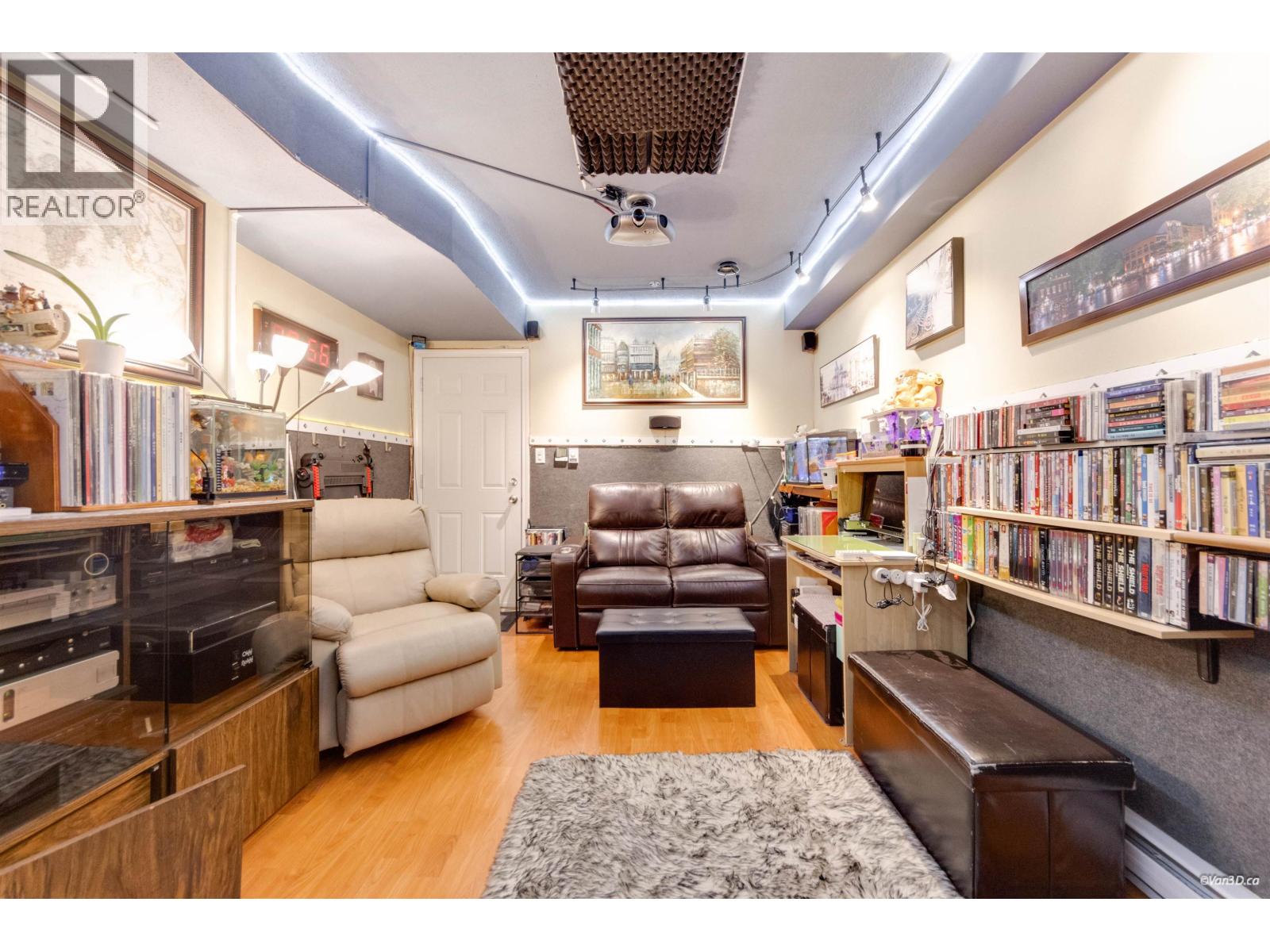 19 1010 EWEN AVENUE, New Westminster