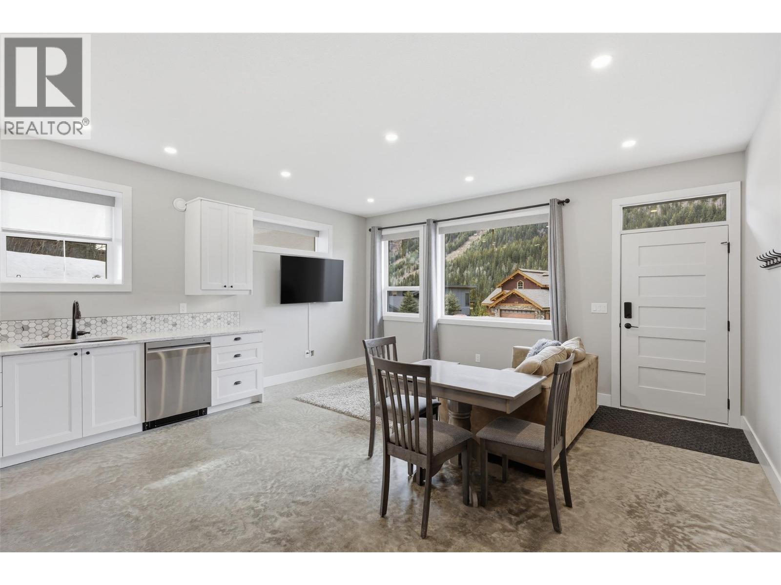 2533 Mountain View Drive, Sun Peaks