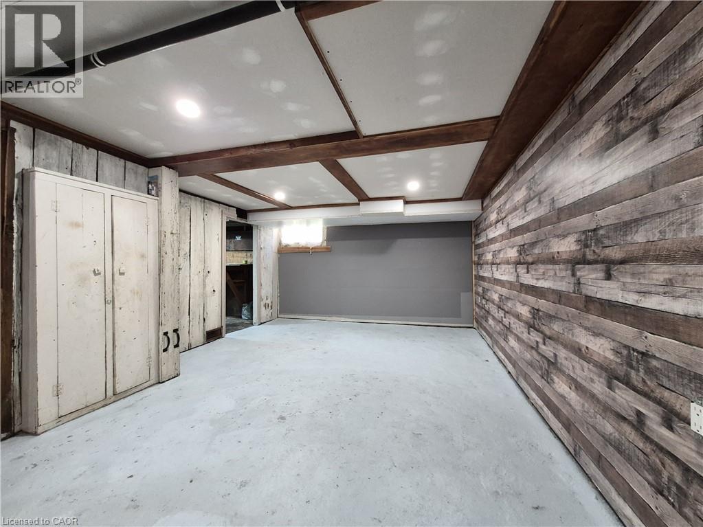 119 NORFOLK Street S - Image 24