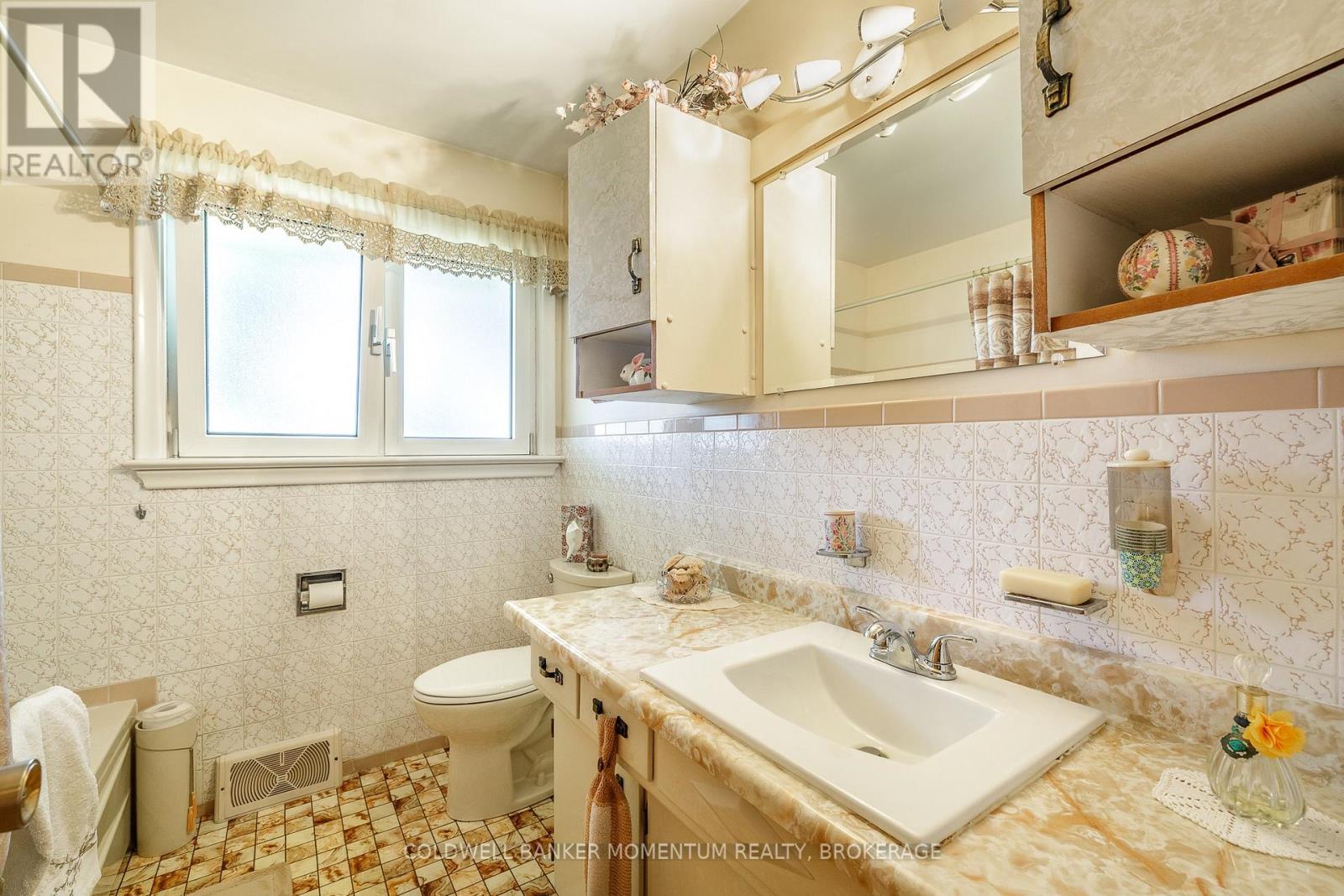 3752 GUNNING DRIVE - 21