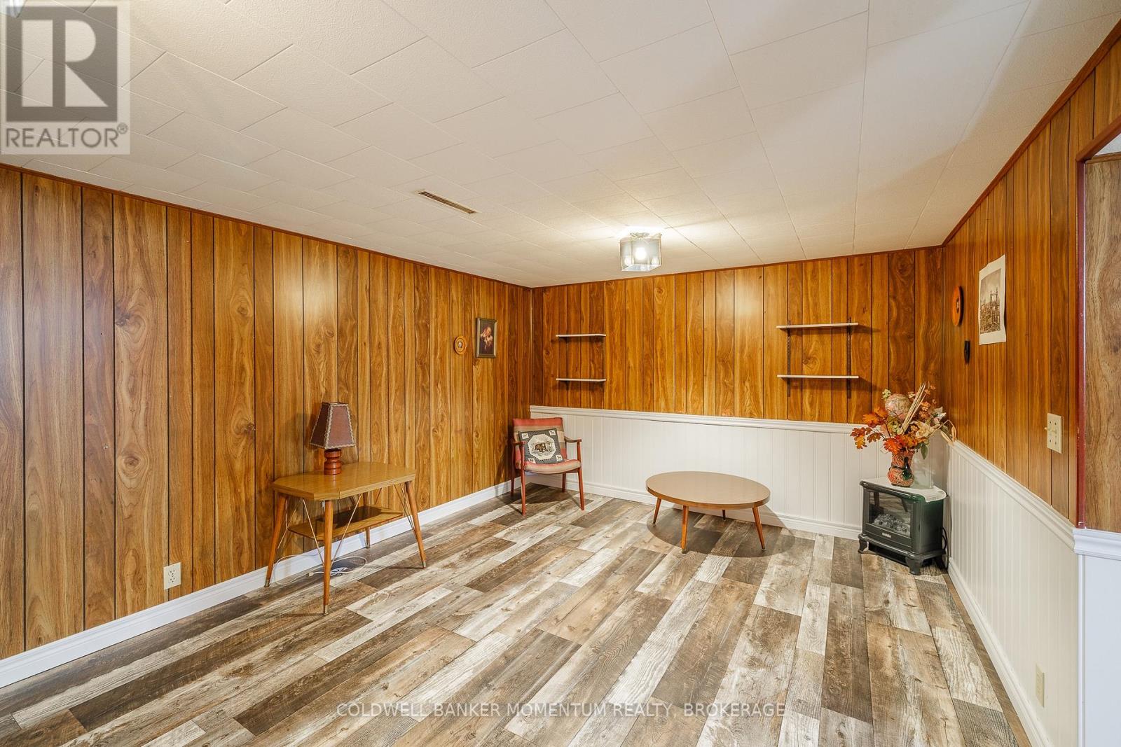 3752 GUNNING DRIVE - 28