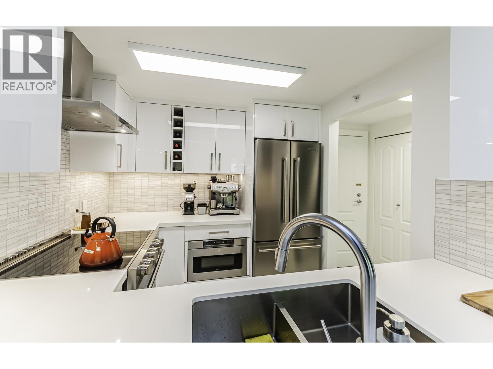 303 7680 GRANVILLE AVENUE, Richmond