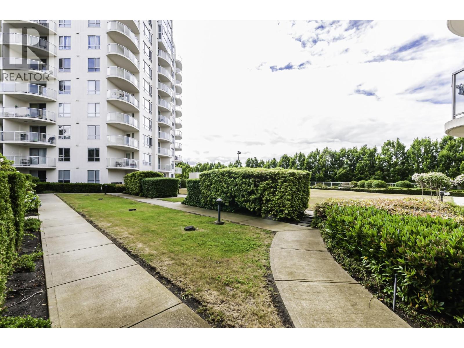 303 7680 GRANVILLE AVENUE, Richmond