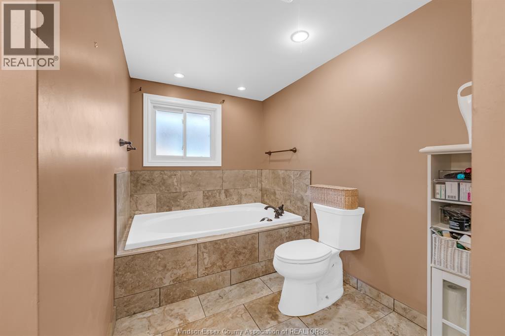 3003 REGIS AVENUE - Image 28