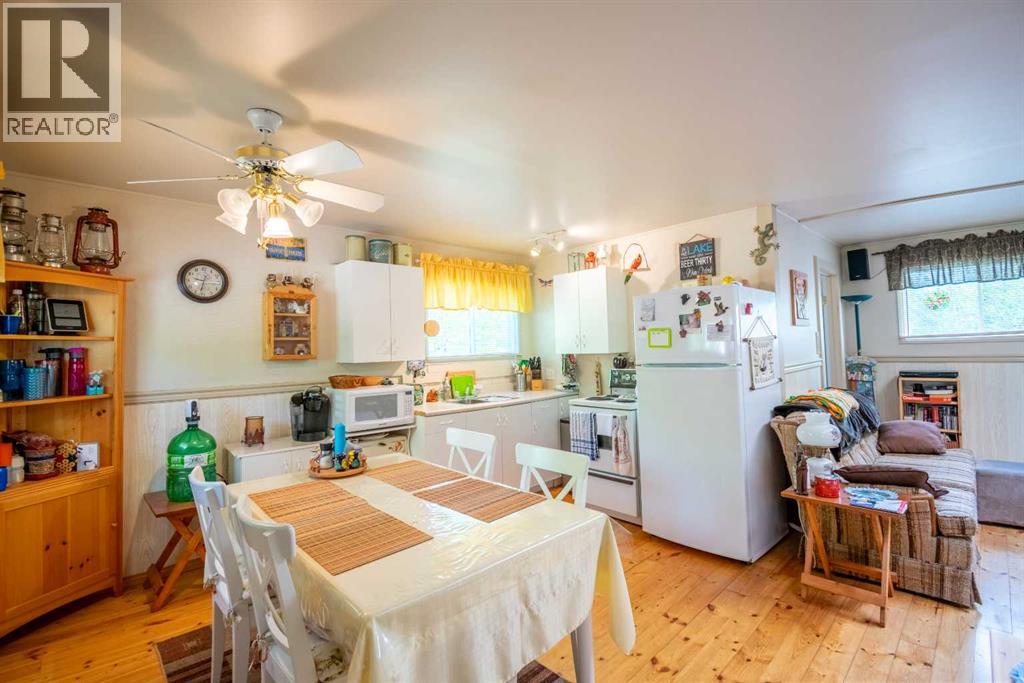 Listing photo – 14 & 16 4 Street, White Sands