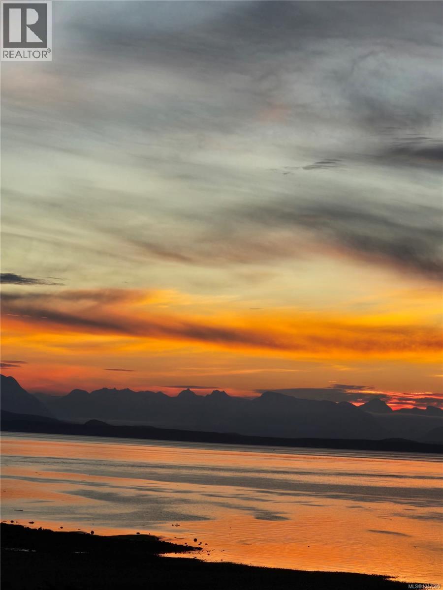 404 2676 Island Hwy S, Campbell River