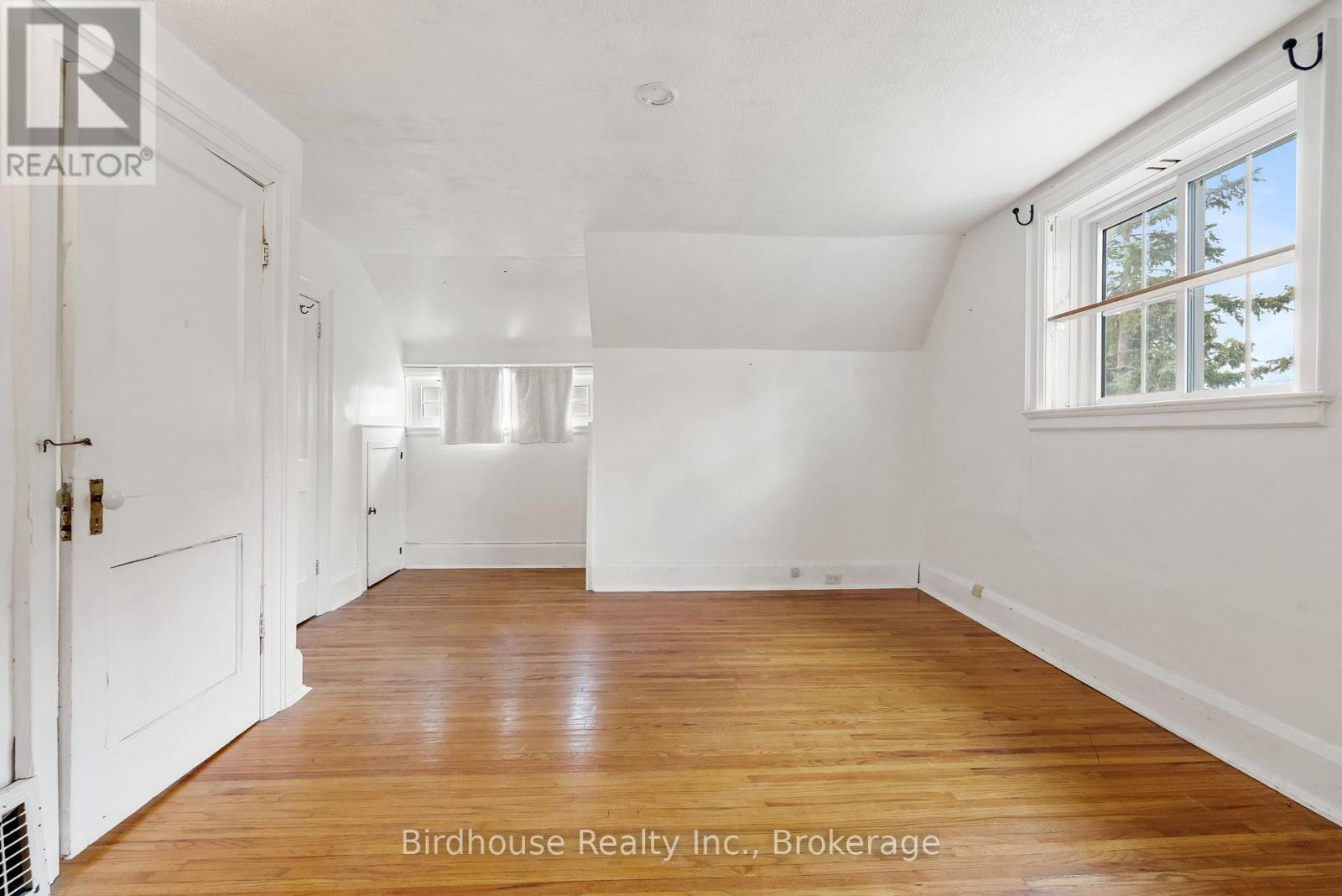 12 MILL STREET - Image 17