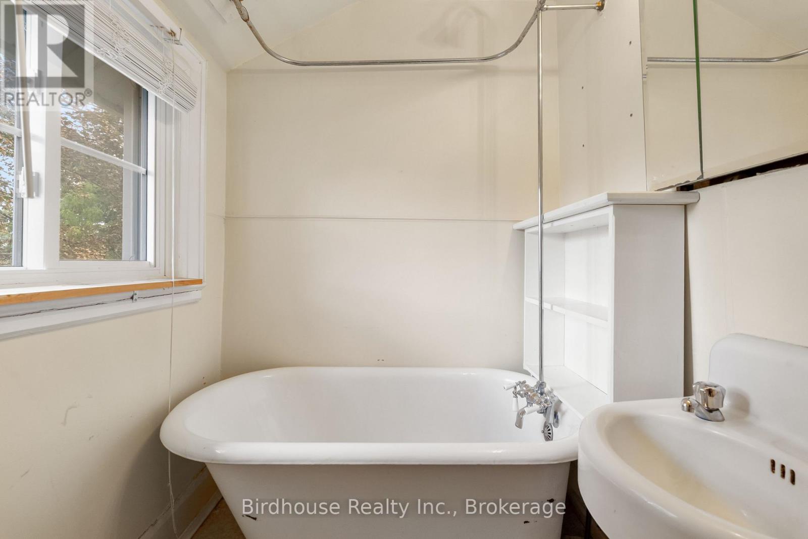 12 MILL STREET - Image 20