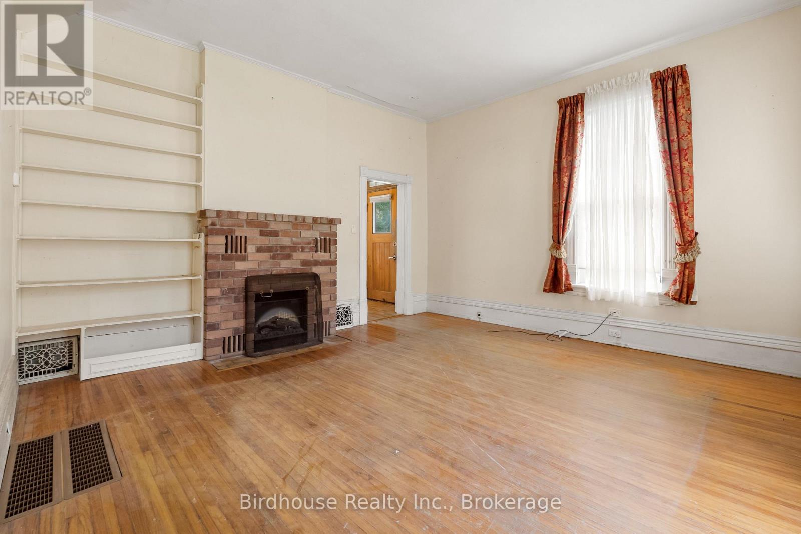 12 MILL STREET - 6