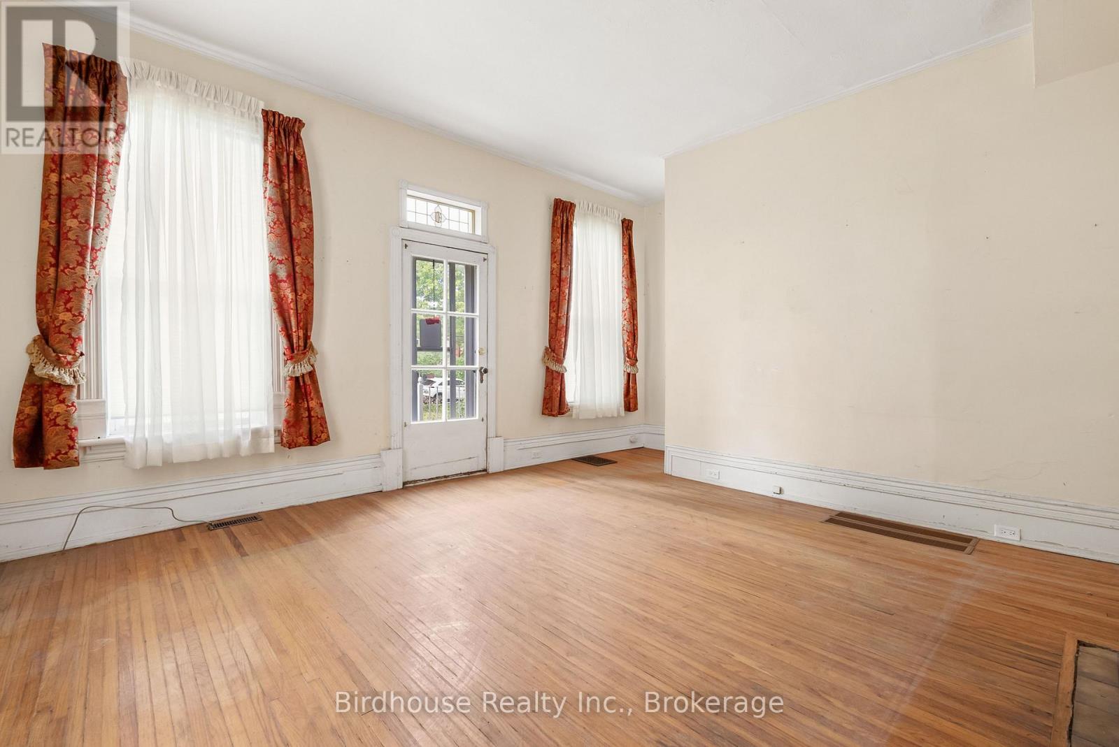 12 MILL STREET - 7