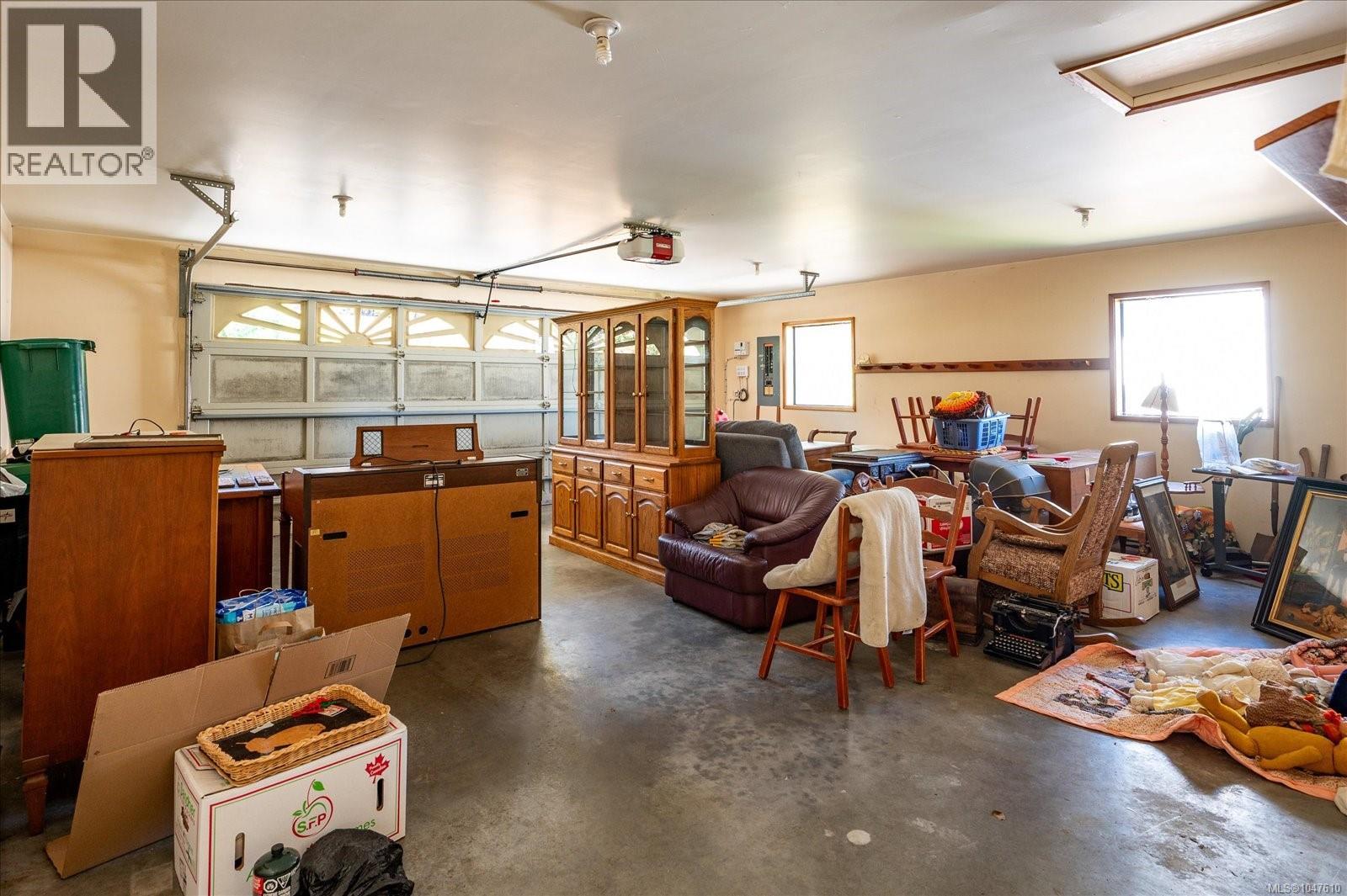 3596 Oakridge Dr - 26