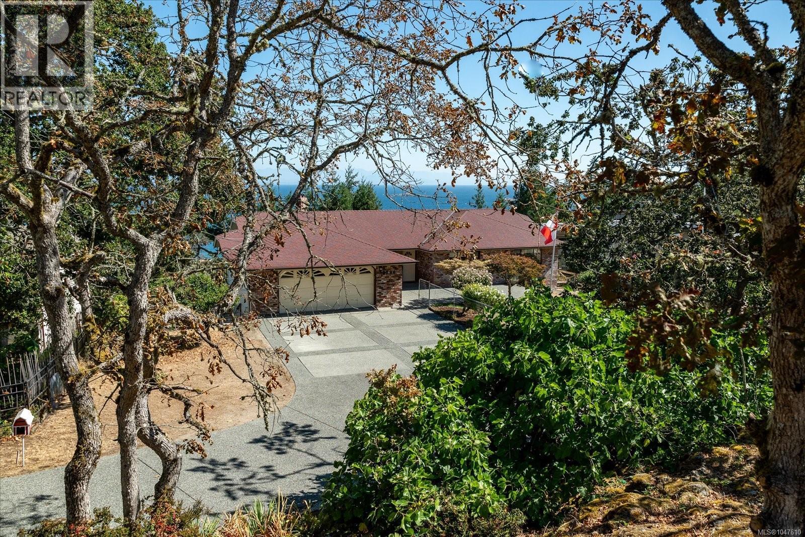 3596 Oakridge Dr - 69